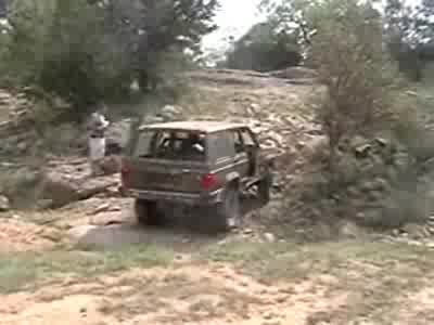 1996 Ford Bronco - Guess which truck is locked front and rear, which is locked front only, which two not at all and which one snapped a CV joint.