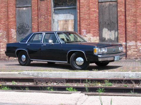 2001 Ford Crown Victoria - Photograph of a Ford LTD Crown Victoria sedan, not a technical document.
