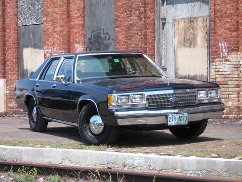 2001 Ford Crown Victoria - Photograph of a Ford LTD Crown Victoria sedan, not a technical document.