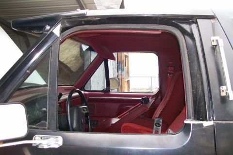 1988 Ford Bronco - First step, determining if I can make a removable window frame.
