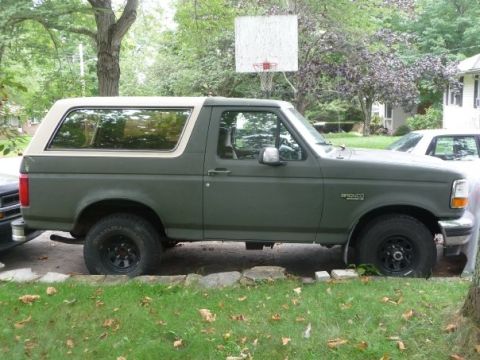 1992 Ford Bronco photo