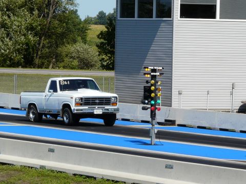 1994 Ford F-150 - Another launch with the front suspension hanging pretty good.
