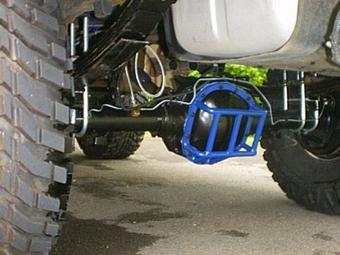 1995 Ford Bronco - Perfect rear pinion angle. 6" Skyjacker lift springs with original angle blocks.