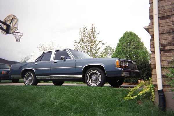 1988 Ford Crown Victoria “Papa Smurf”