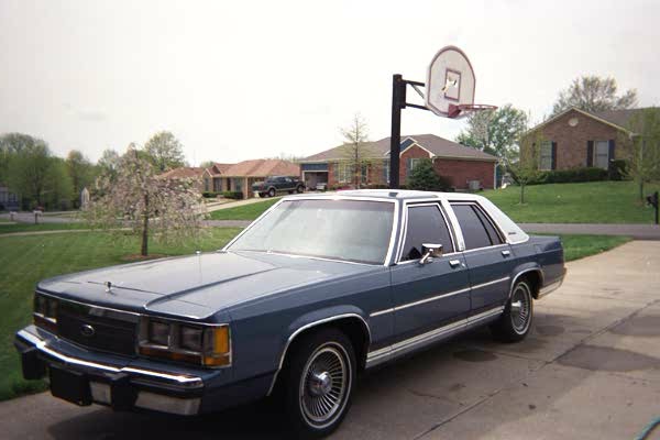 1988 Ford Crown Victoria “Papa Smurf”