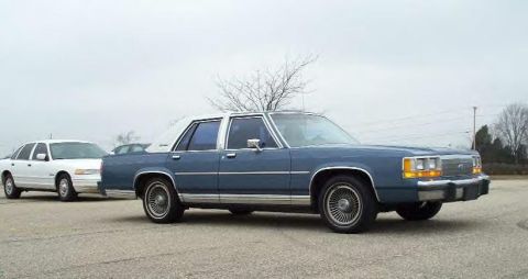 1988 Ford Crown Victoria - My '88 representin for the box bodies