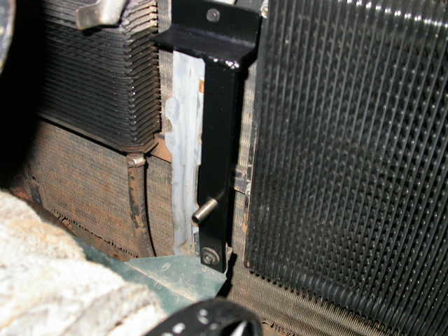 Center mounting bracket.