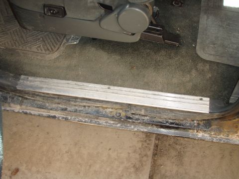 1992 Ford Bronco - Some aluminum step boards i pulled off a ford F-150 at the Junk yard. the stock black plastic ones have 4 screw holes, and these aluminum o…