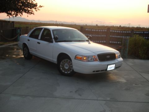 2003 Ford Crown Victoria photo