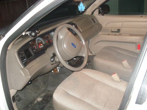 2003 Ford Crown Victoria photo