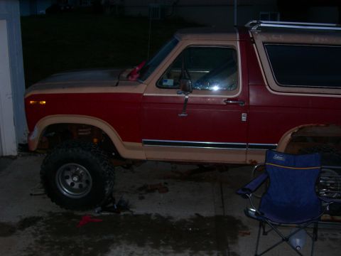 1984 Ford Bronco - The diesel is in and the front springs are still holding up. They are factory ones out of an 86 F-250 (same as the engine).