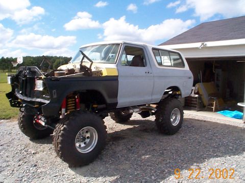 1978 Ford Bronco - Still getting rid of bad body parts...