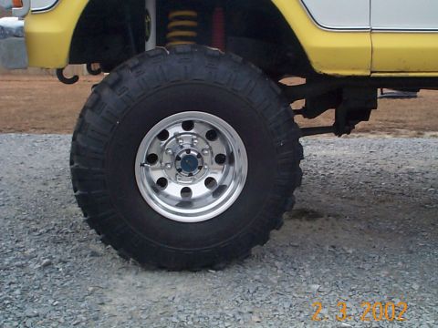 1978 Ford Bronco - 38.5 Super Swamper radials on Eagle alloy 589s.