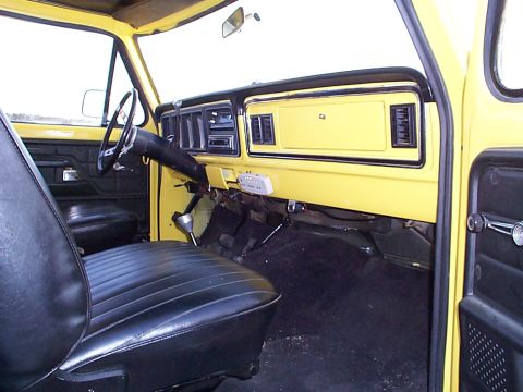 1978 Ford Bronco - Passenger dash.