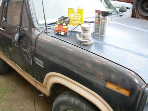 1983 Ford Bronco - Just to see how difficult it is & how the spray cans turn out, I scuffed the fender that I plan to replace.