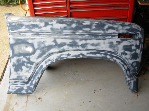 1983 Ford Bronco - The used 120-grit pad wasn't cutting it, so I switched to a used 80-grit. When that started coming apart, I put on a new 80 & got down to s…
