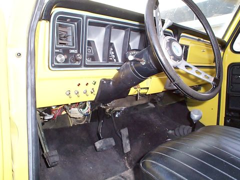 1978 Ford Bronco - Drivers side dash.