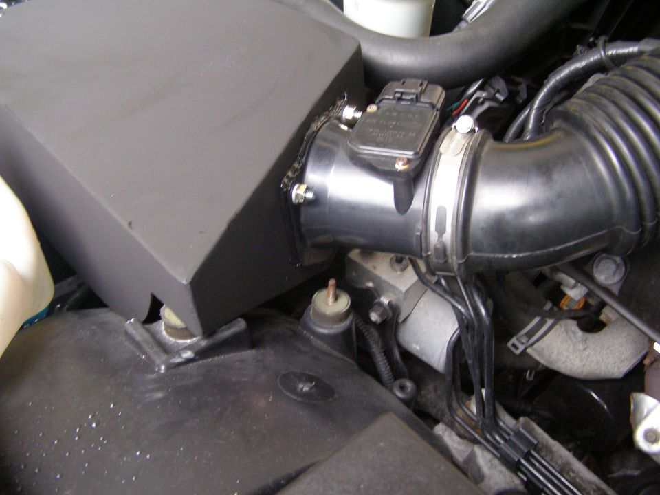 2003 Ford Crown Victoria engine bay air intake system