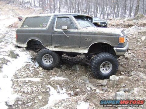 1989 Ford Bronco - lift blocks kicked out!!!