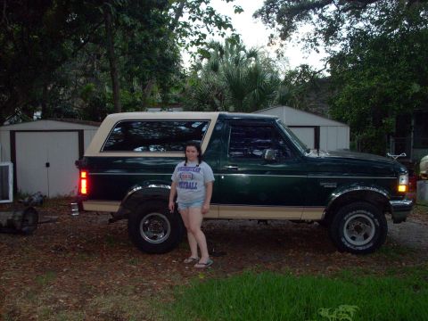 1992 Ford Bronco - shes 5'