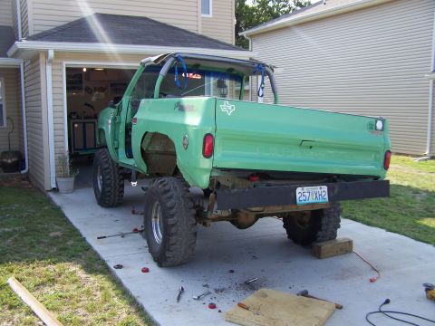 1975 Chevrolet Blazer - replacing the body mounts