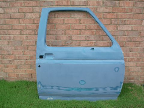 1983 Ford Bronco - The clearcoat is surprisingly tough - it stood up to the 80-grit sanding better than I thought it would.