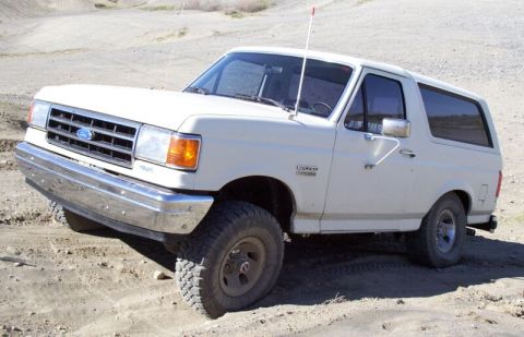 1990 Ford Bronco - Not really a sand dune, but sandy still.