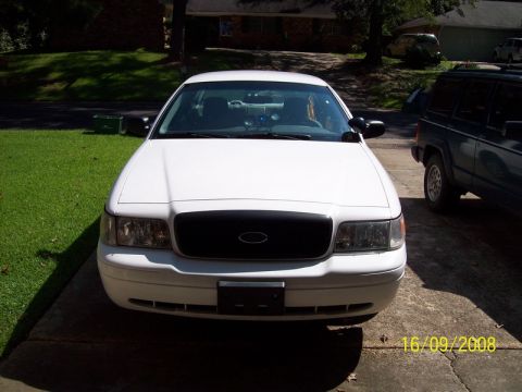 2003 Ford Crown Victoria photo