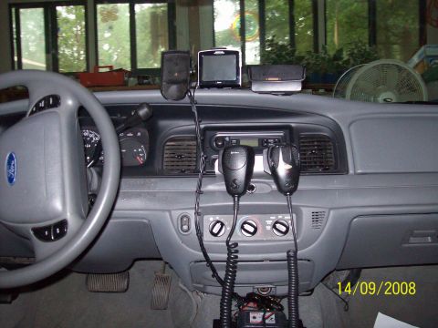 2003 Ford Crown Victoria photo