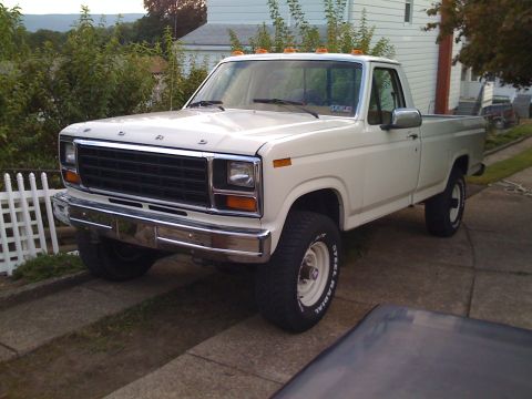 1984 Ford F-250 - 80-86 Chrome front bumper on the truck