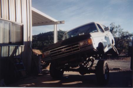 1988 Ford Bronco - testing the flex