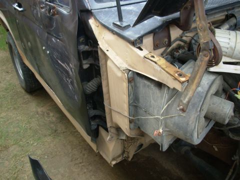 1983 Ford Bronco - The cardboard on the body horn is the shim for adjusting the height of the fender to the door body lines. The wires going thru a grommet in…