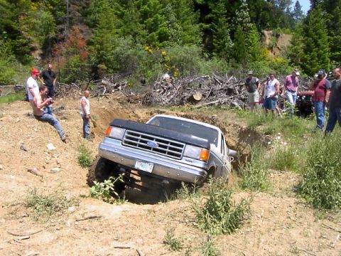 1988 Ford Bronco - climbing out of the mud pit