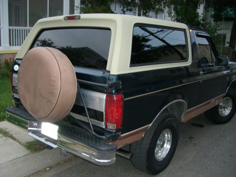 1995 Ford Bronco photo