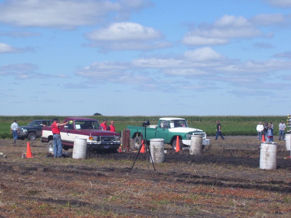 Mud drags in Horace August 2008
