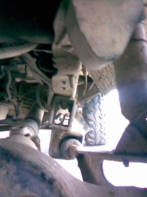1989 Ford Bronco - driver side radius arm bracket, and frame bent up!!
