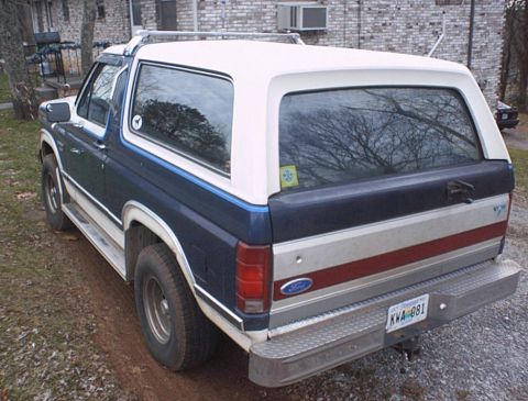 1986 Ford Bronco - New tailgate off of a 1990 Bronco (I got lucky the paint even matched except for the silver on the bottom)