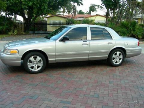 2007 Ford Crown Victoria photo