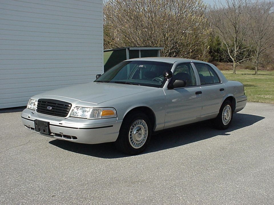 2000 Ford Crown Victoria “2000 cvpi”