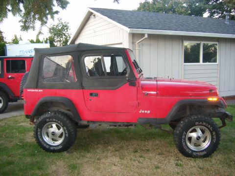 2005 Jeep Wrangler - The paint has some oxidation but this Jeep spent some time in central Oregon so rust is really a non issue.