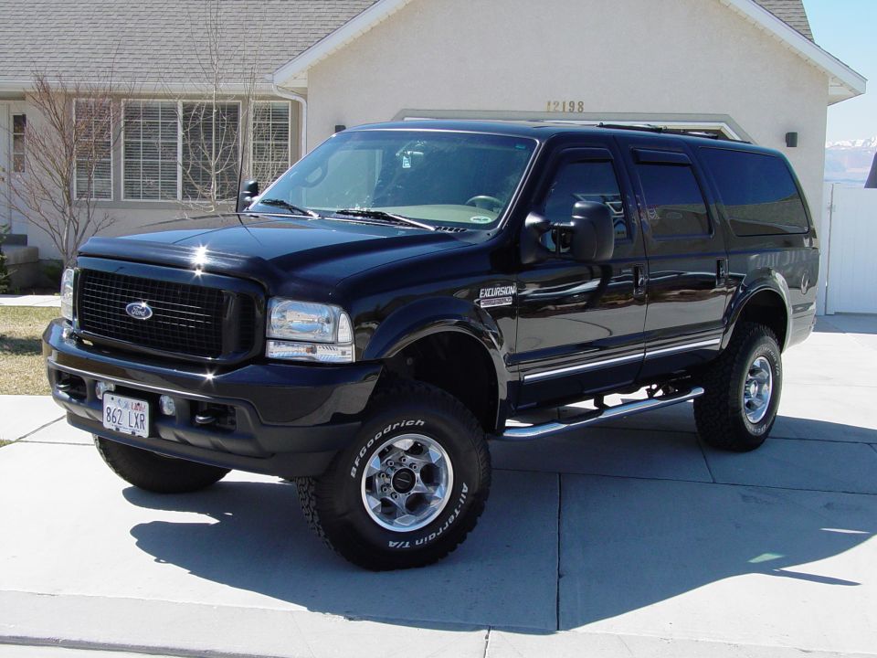 2002 Ford Excursion “Black Bear”