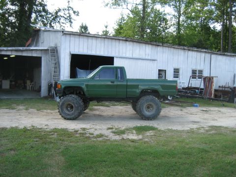 1984 Toyota Hilux “CHEVYOTA”