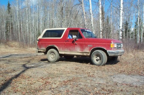 1987 Ford Bronco - A brief rest after a short jaunt through some mud, water and sand