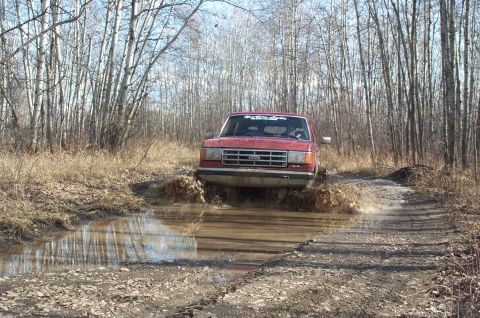 1987 Ford Bronco - Another view, following the ruts, hopefully they don't go down too deep!