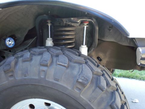 1996 Ford Bronco - Note location of oval hole just right of front shock