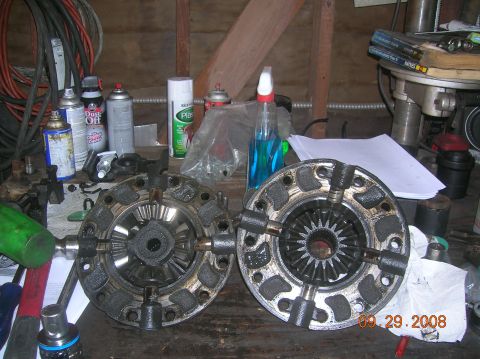 1985 Ford Bronco - its 2 piece, heres with the spider gears removed.