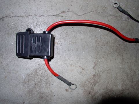 1990 Lincoln Town Car - A close up of the Maxi Fuse. I equipped it with a 40 amp fuse and it connects to the "GM" positive side post on my battery, as my Lincoln u…