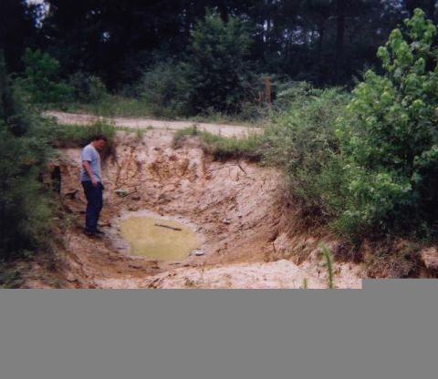 1989 Ford Bronco - This is "Hummer Hole" even though a hummer wouldnt even make it threw