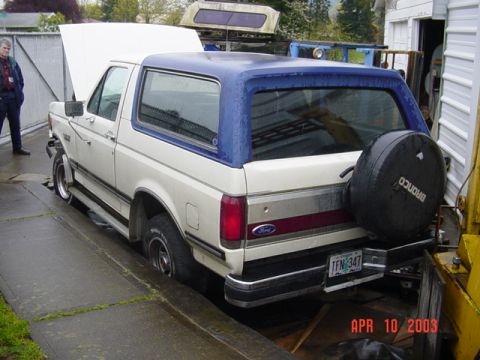 1987 Ford Bronco - Rear shot, pretty good looking bronco once I fix it.