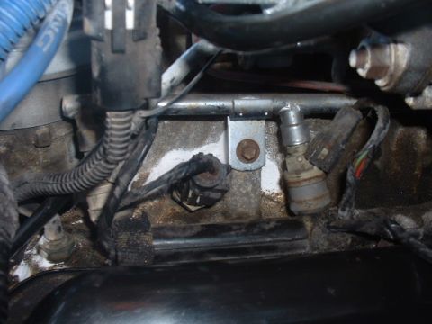 1990 Ford Crown Victoria - "The coka" Fire extiguisher guts still lurking in my engine bay.